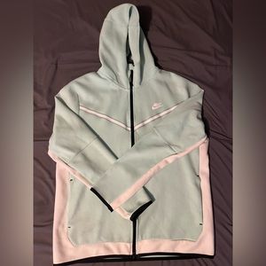 Nike sportswear Tech Fleece